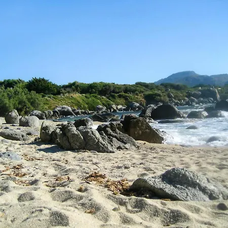 Panoramique Avec Vue Et Montagne à * Corbara