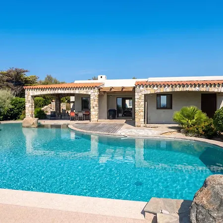 De 4 A A 20 M De La Avec Vue Sur La Piscine Privee Et Jacuzzi Villa *